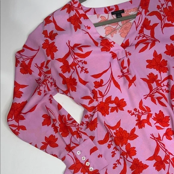 Like New Women’s Small Ann Taylor Red and Pink Floral Blouse - Picture 4 of 7